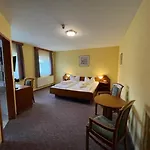 Naturhotel Lindenhof מלון