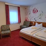 Naturhotel Lindenhof 3*