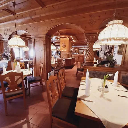 Naturhotel Lindenhof מלון Rechenberg-Bienenmühle